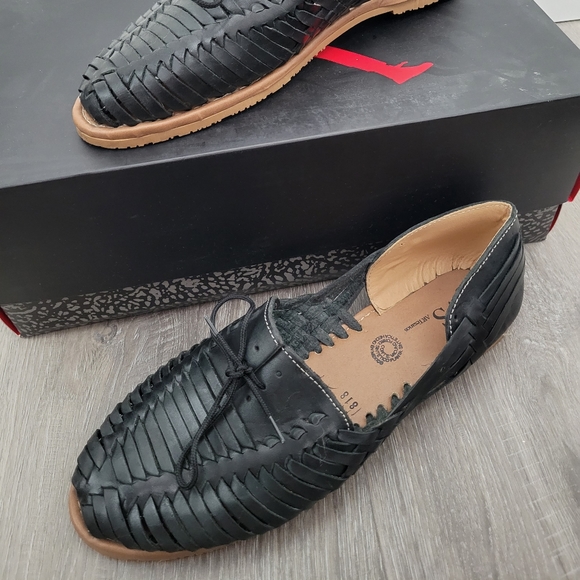 Black Mexican Huaraches leather Sandal - Picture 1 of 3